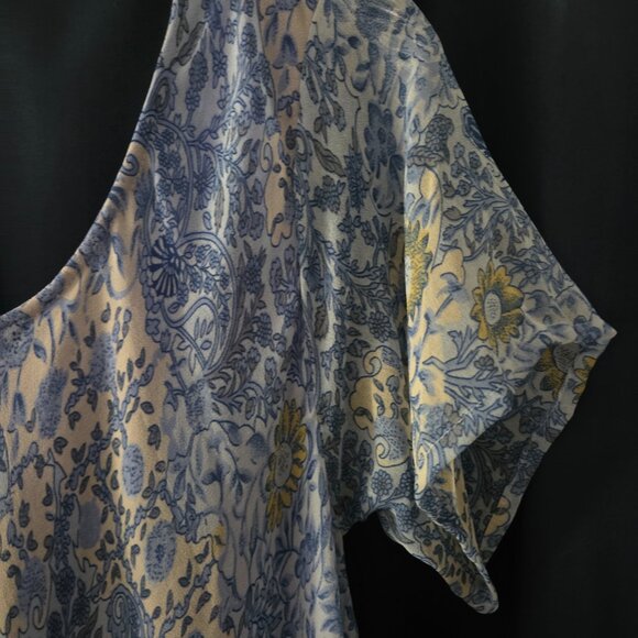 Vintage Beautiful Blue Floral Flowy Maxi Dress with Curved Asymmetrical Hem - Picture 5 of 9